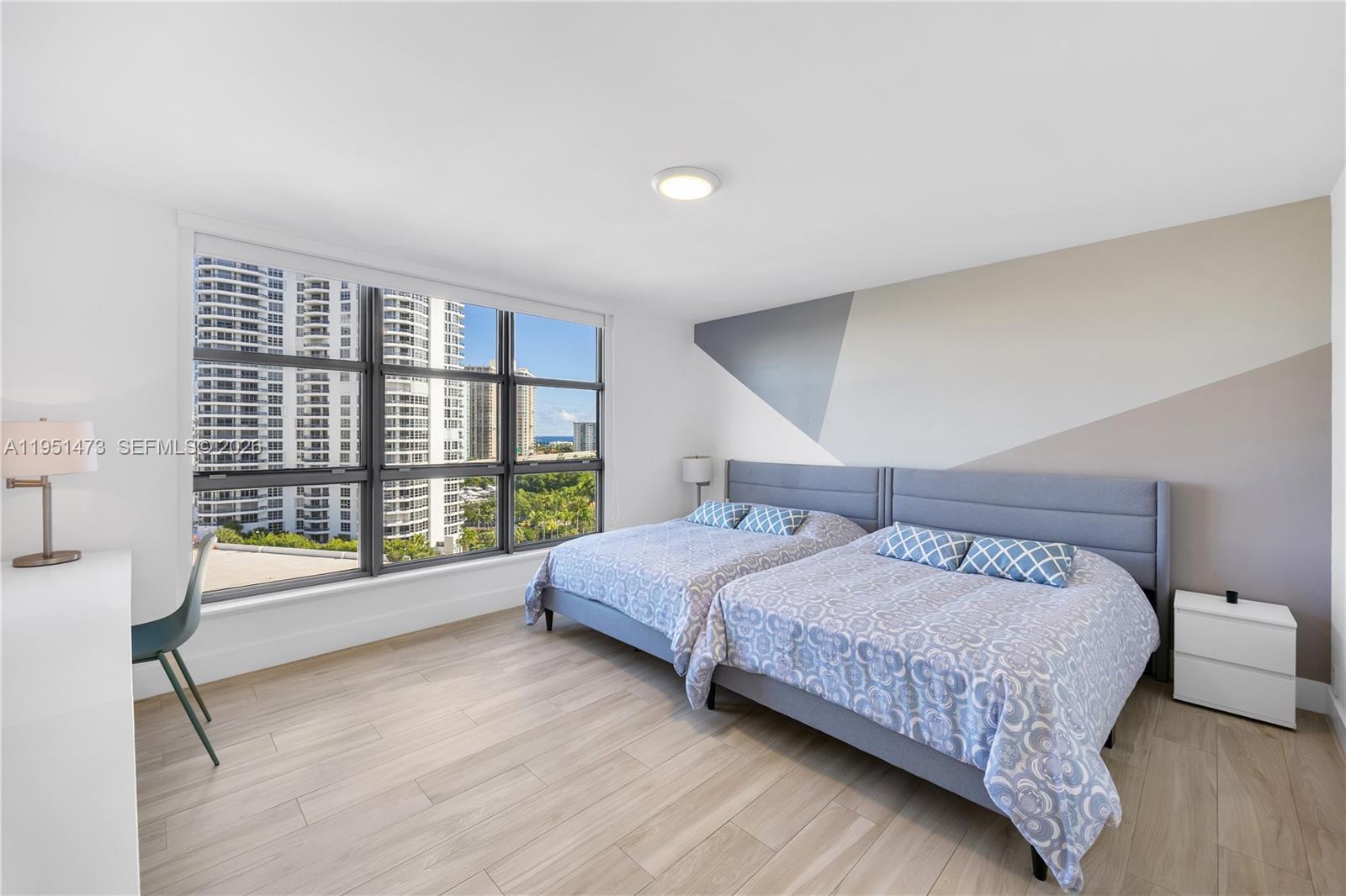 MYSTIC POINTE TOWER 500 C - Residential