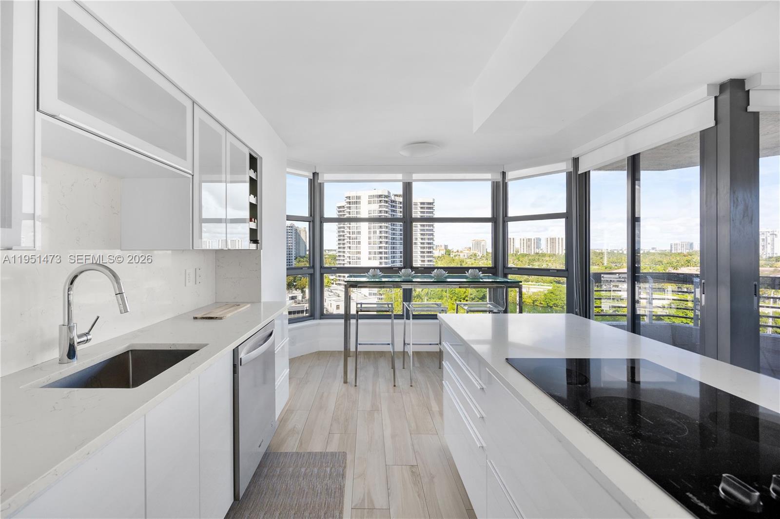 MYSTIC POINTE TOWER 500 C - Residential