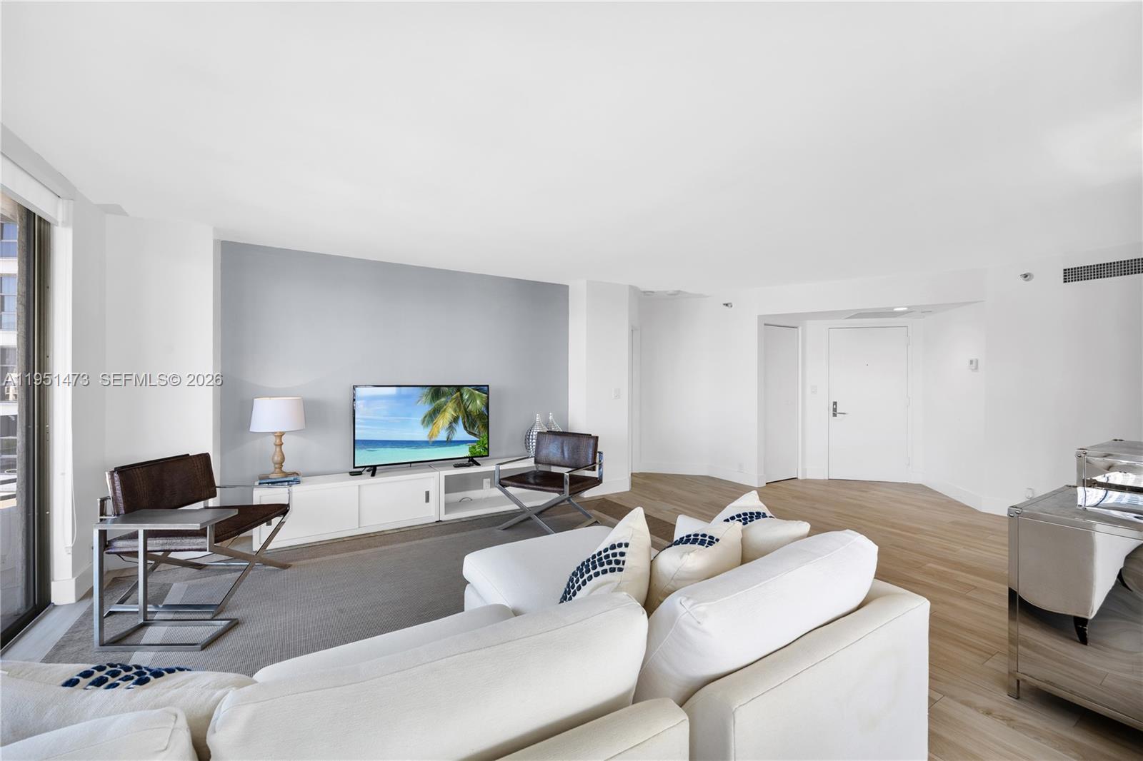 MYSTIC POINTE TOWER 500 C - Residential