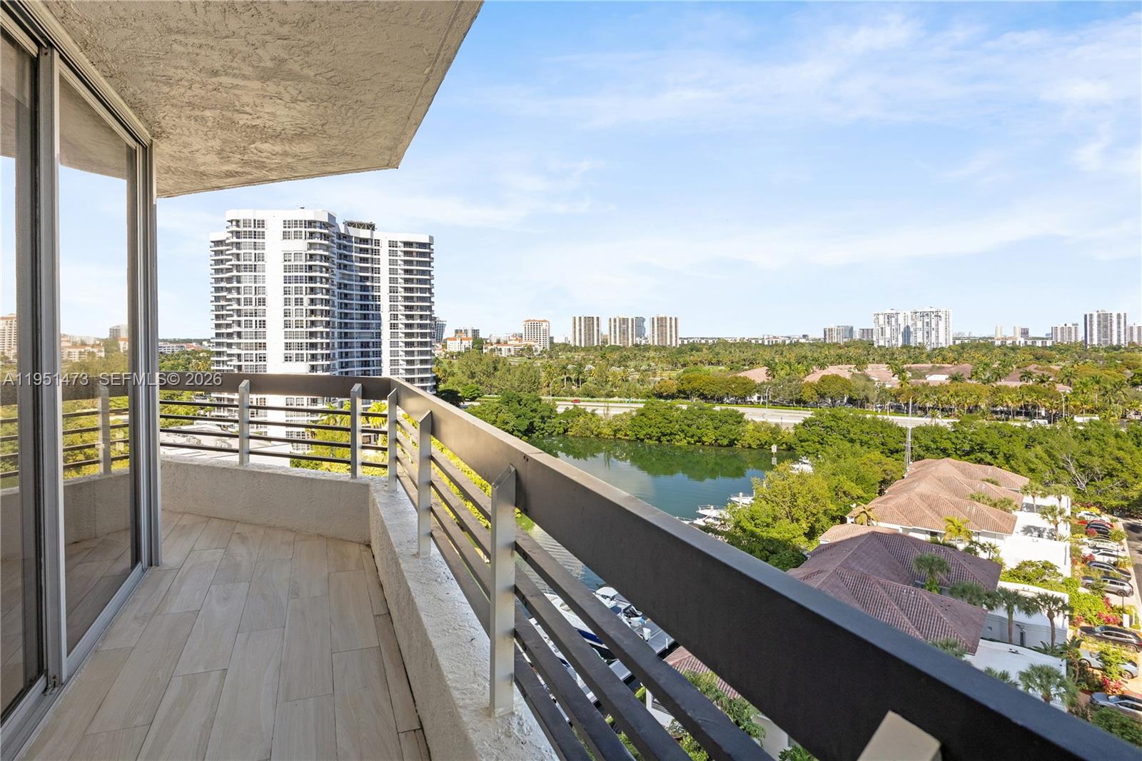 MYSTIC POINTE TOWER 500 C - Residential