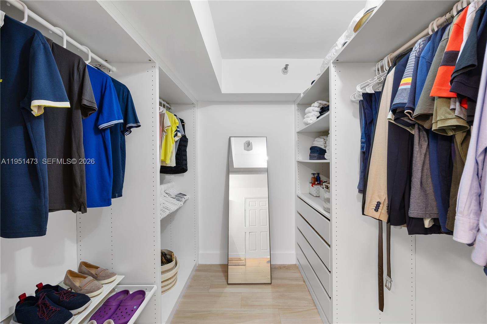 MYSTIC POINTE TOWER 500 C - Residential