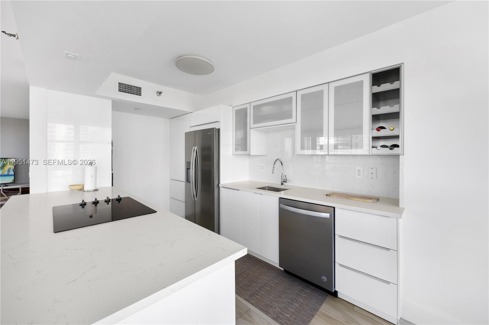 MYSTIC POINTE TOWER 500 C - Residential