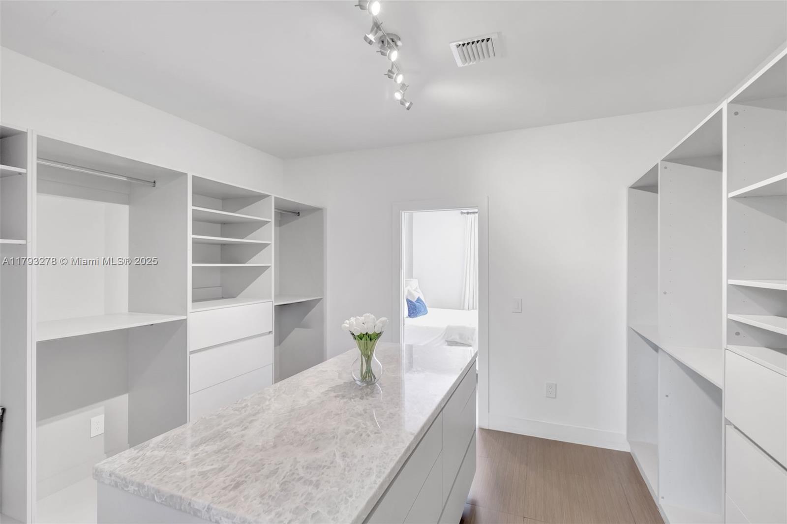 NORTH BAY ISLAND - Residential Lease