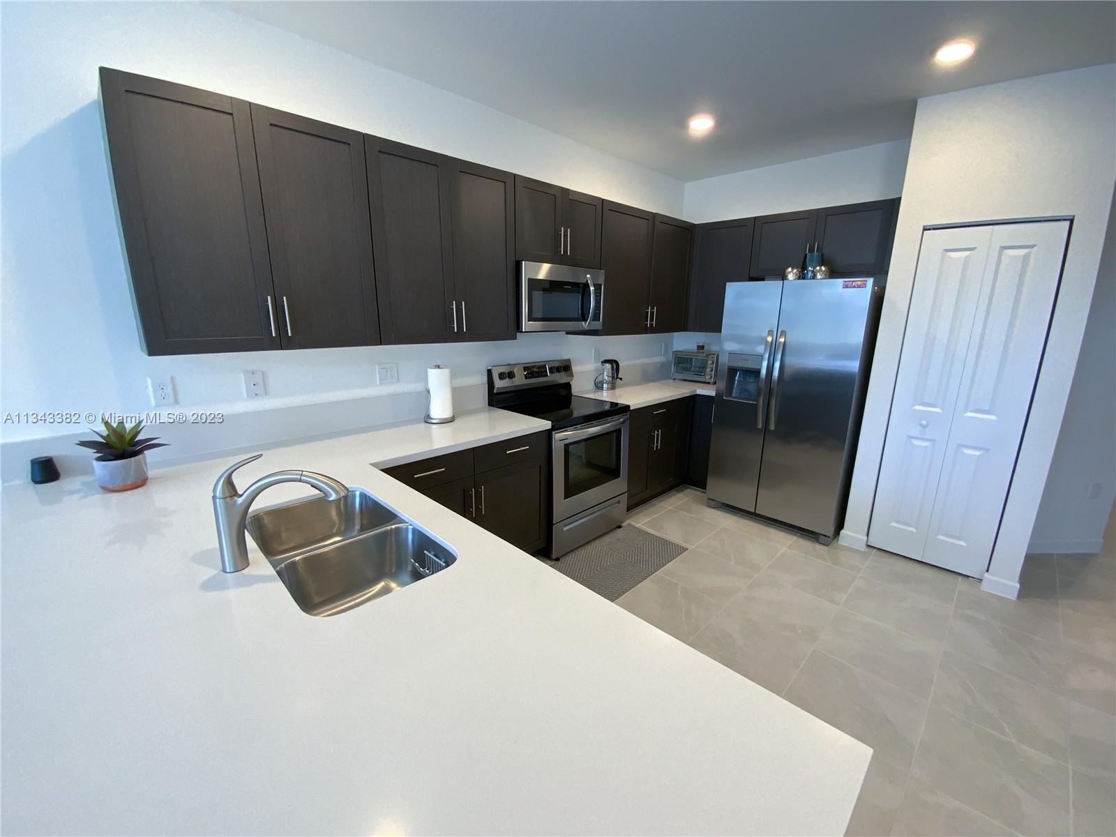 PINE ISLE - Residential Lease