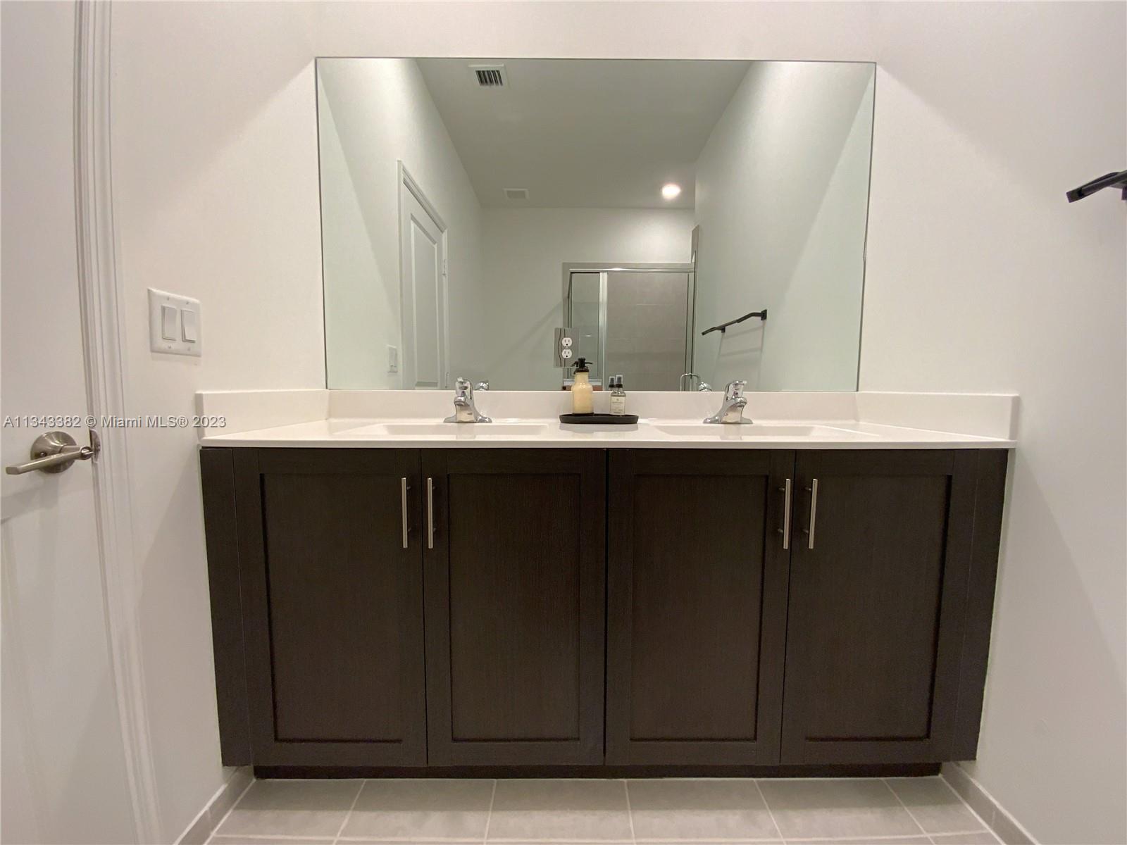 PINE ISLE - Residential Lease