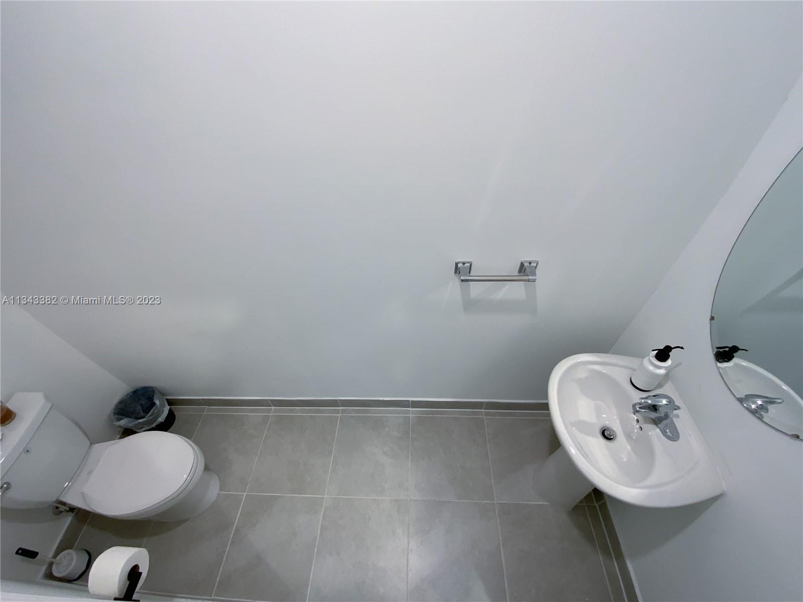 PINE ISLE - Residential Lease