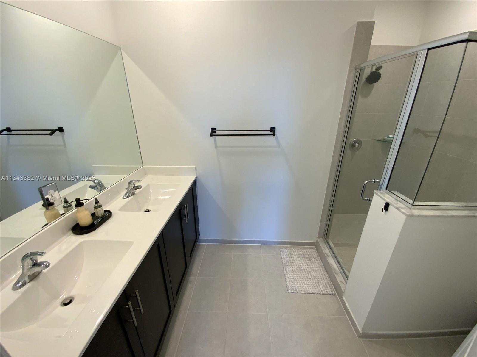 PINE ISLE - Residential Lease