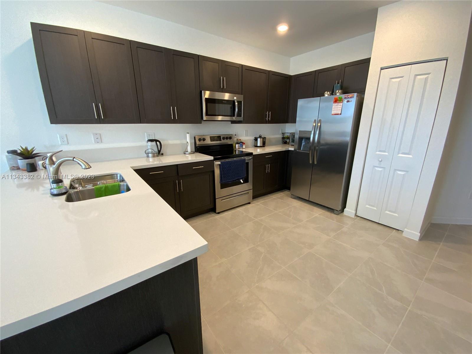 PINE ISLE - Residential Lease