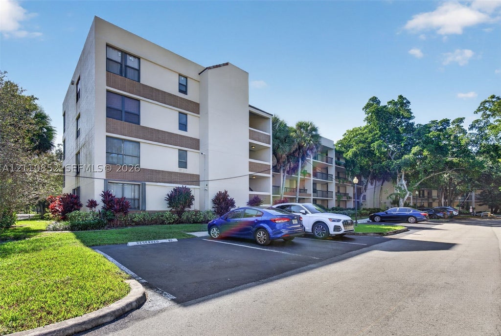 Photo of 7500 NW 1st Ct #302-3, Plantation, FL 33317 (MLS # A12110852)
