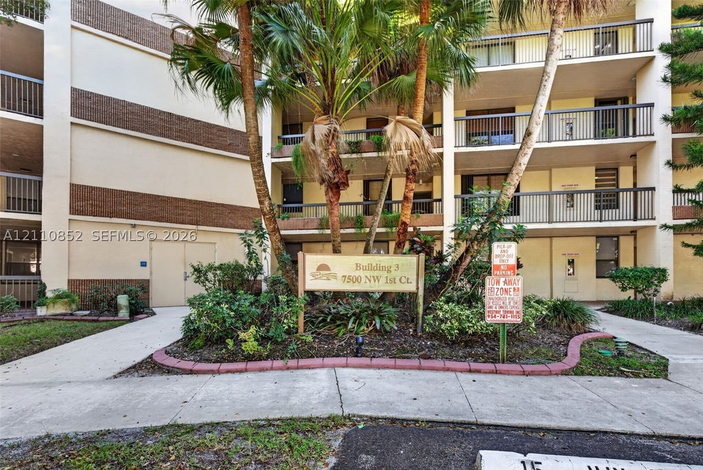 Photo of 7500 NW 1st Ct #302-3, Plantation, FL 33317 (MLS # A12110852)