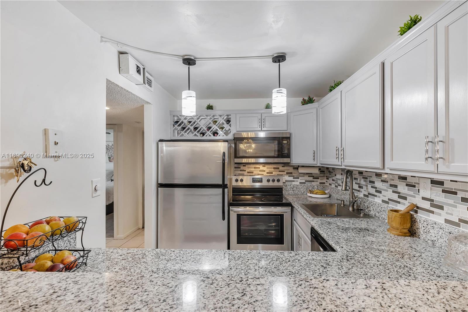 HAMPTON COURT CONDO - Residential