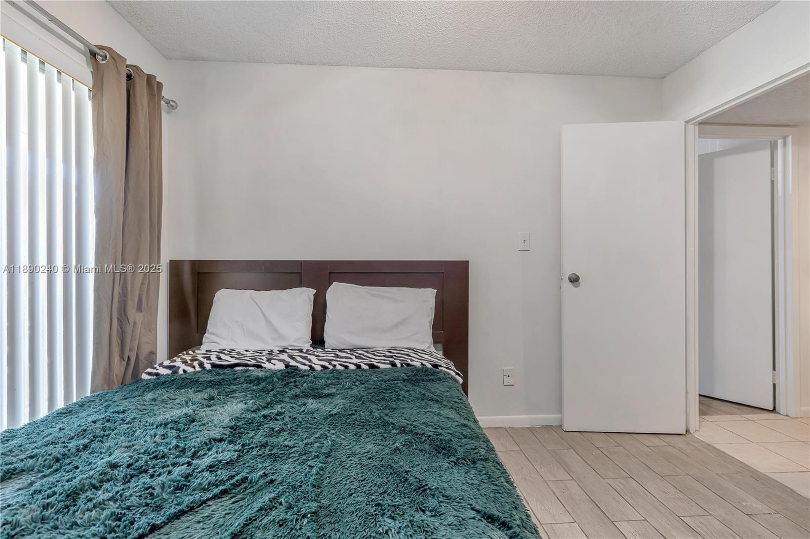 HAMPTON COURT CONDO - Residential