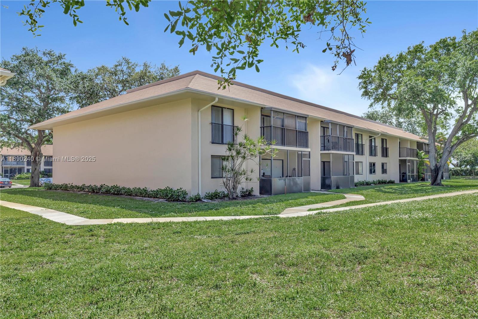 HAMPTON COURT CONDO - Residential