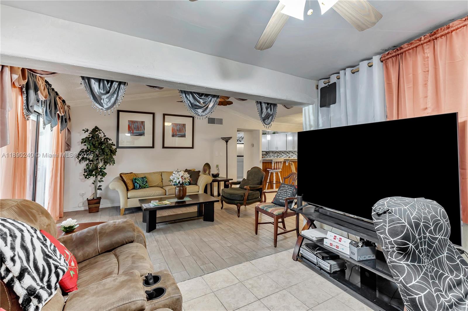 HAMPTON COURT CONDO - Residential