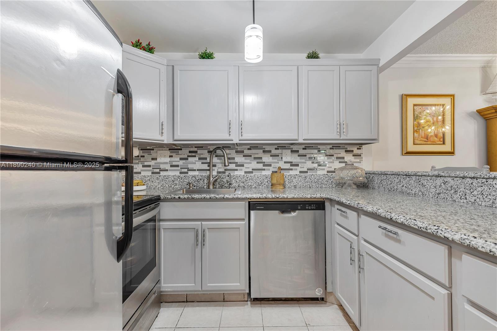 HAMPTON COURT CONDO - Residential
