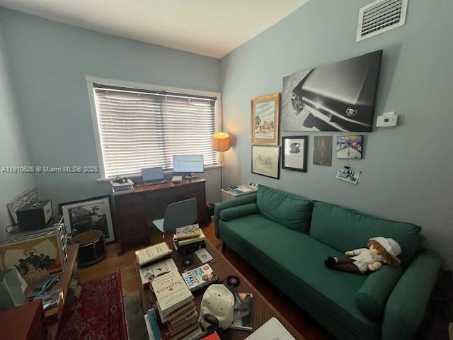 223 CALABRIA CONDO - Residential Lease