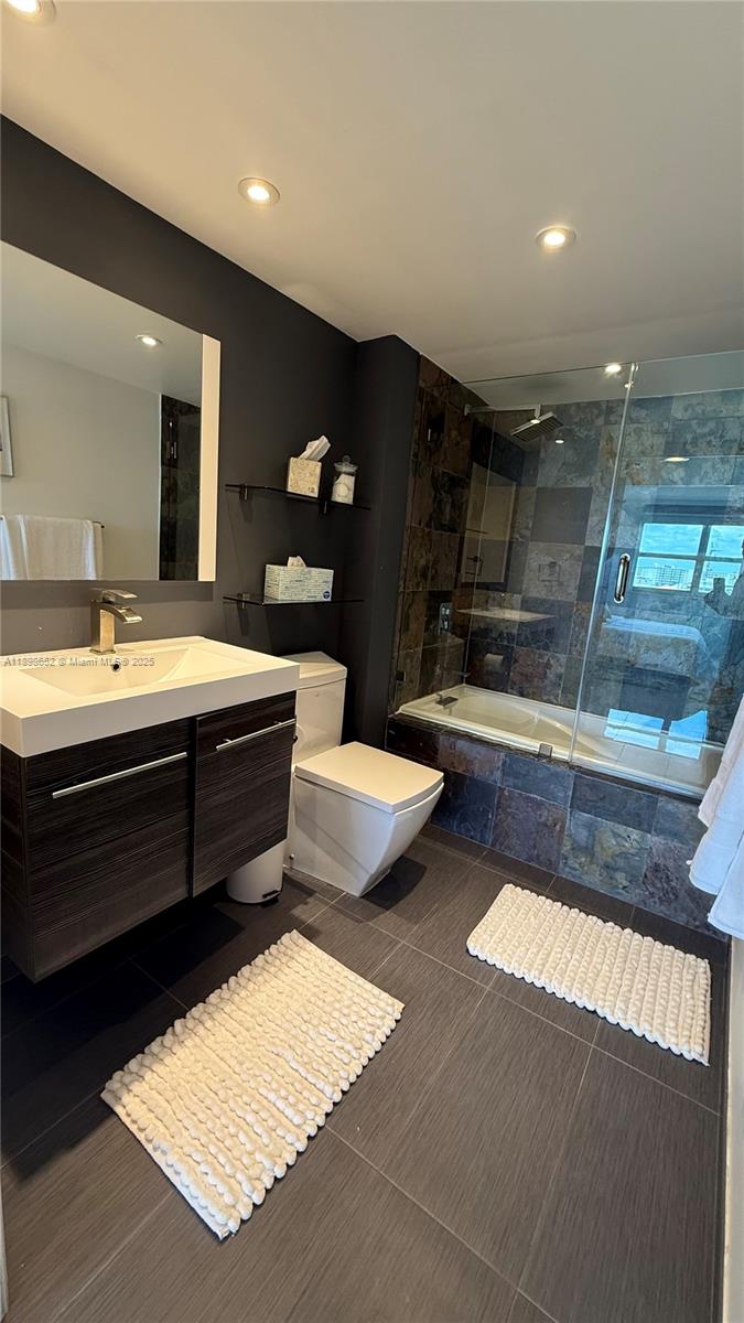 YACHT CLUB AT PORTOFINO C - Residential