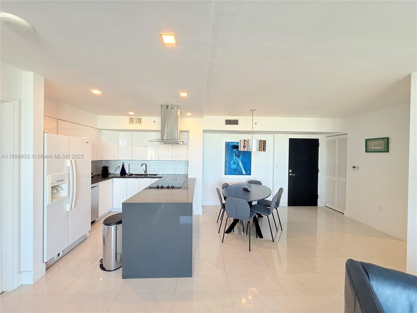 YACHT CLUB AT PORTOFINO C - Residential