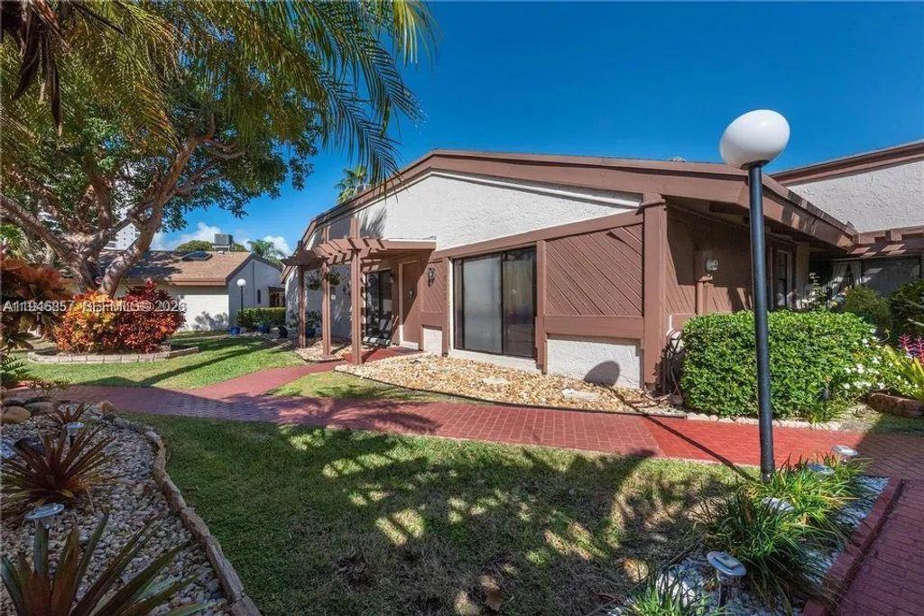 Photo of 601 Leslie Dr #601, Hallandale Beach, FL 33009 (MLS # A11946857)