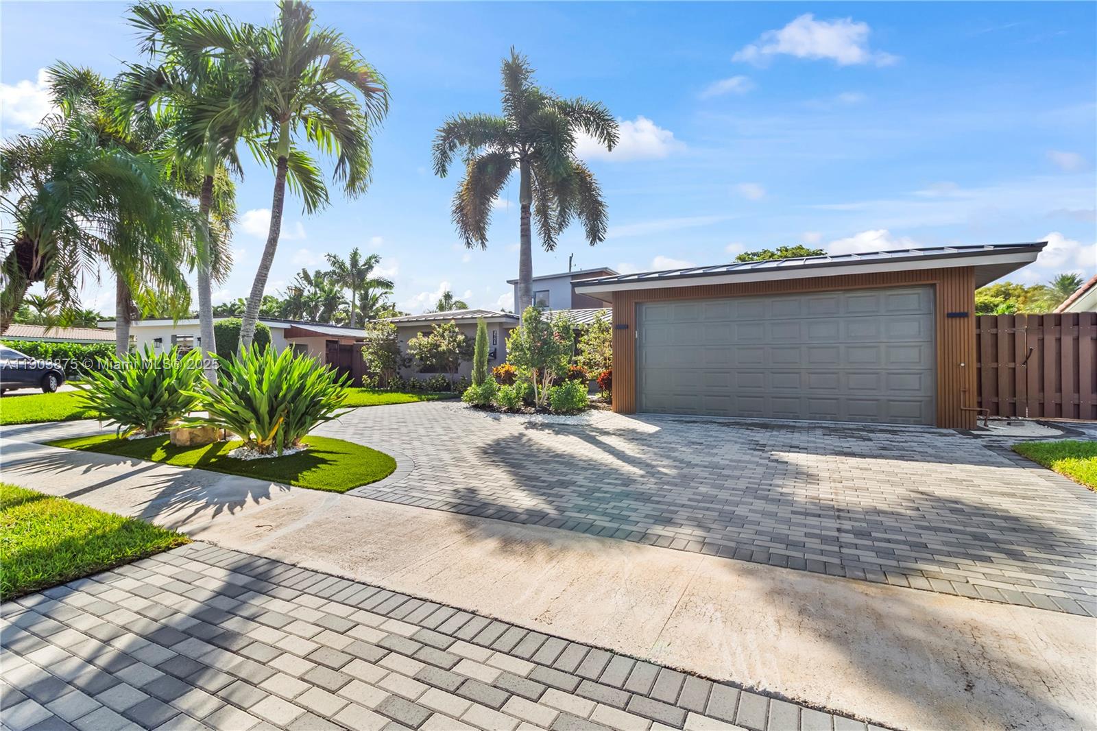 IMPERIAL POINT 2 SEC - Residential