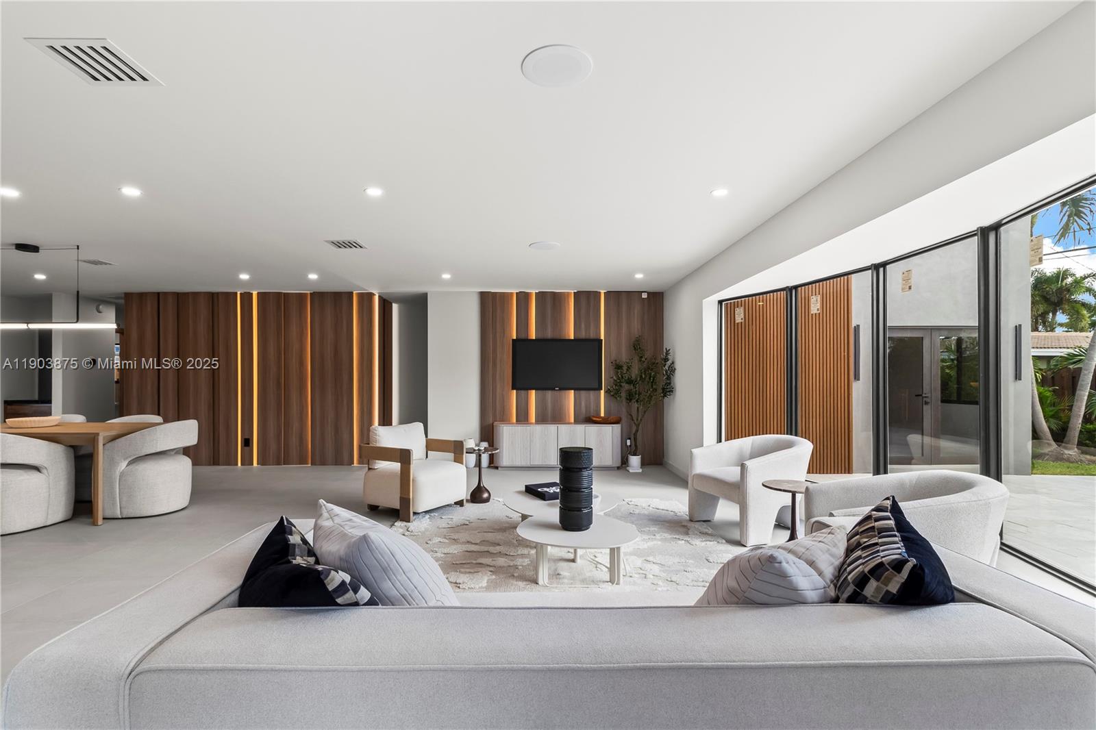 IMPERIAL POINT 2 SEC - Residential