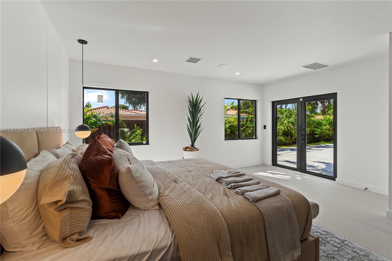 IMPERIAL POINT 2 SEC - Residential