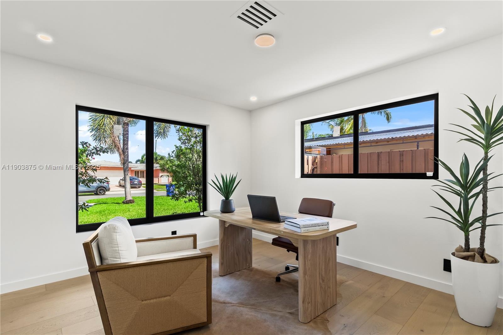 IMPERIAL POINT 2 SEC - Residential