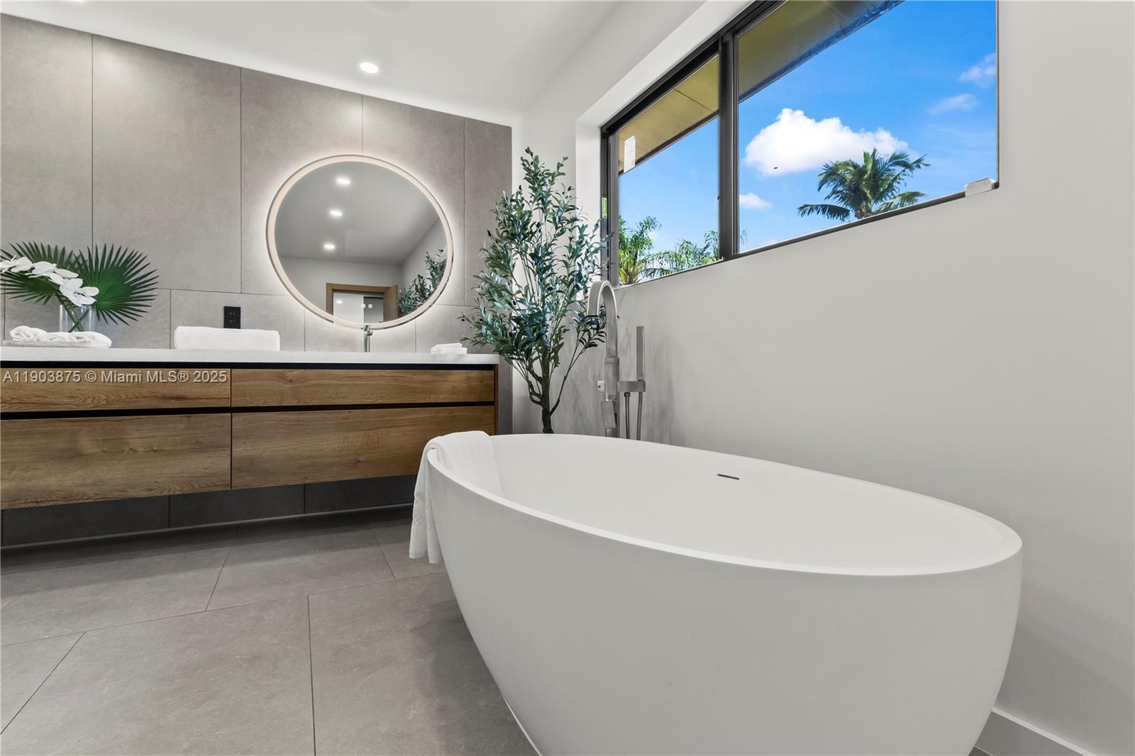 IMPERIAL POINT 2 SEC - Residential