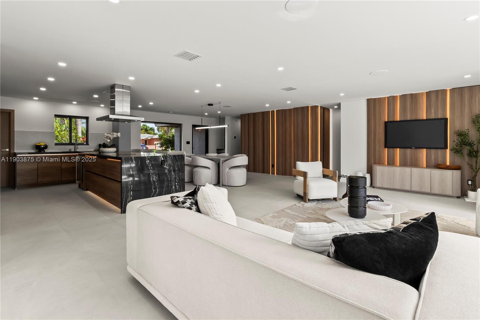 IMPERIAL POINT 2 SEC - Residential