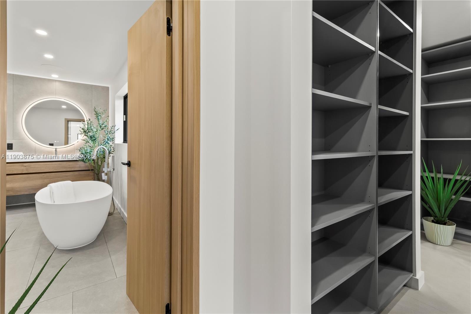 IMPERIAL POINT 2 SEC - Residential