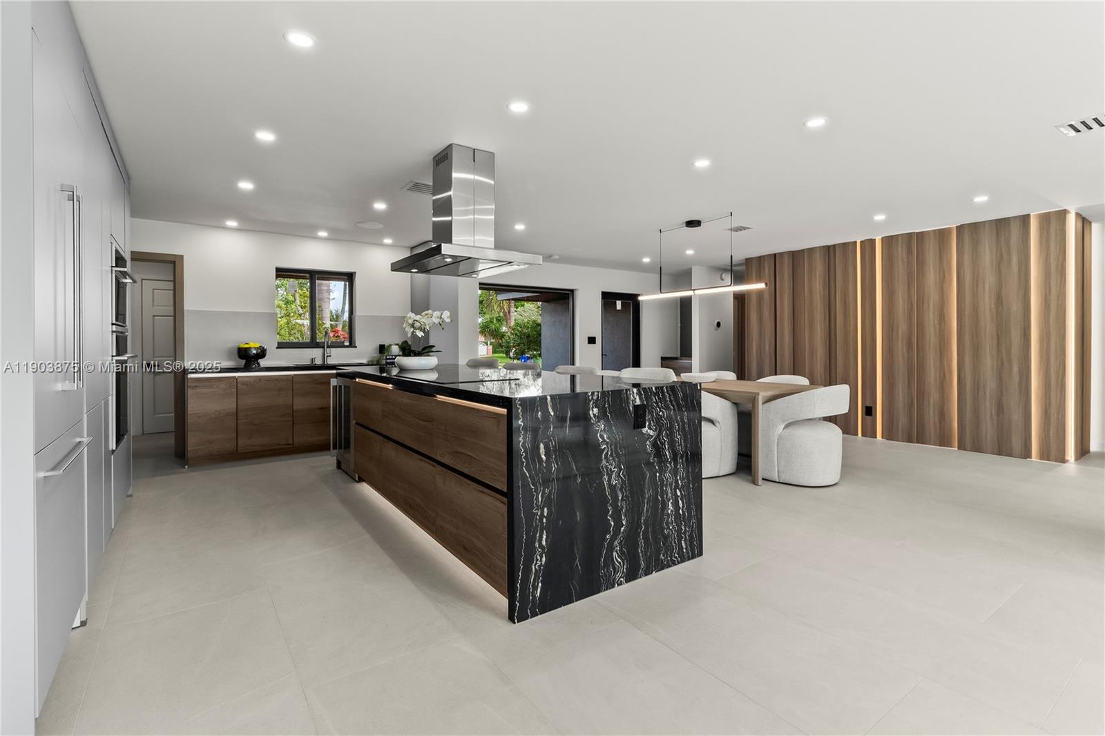 IMPERIAL POINT 2 SEC - Residential