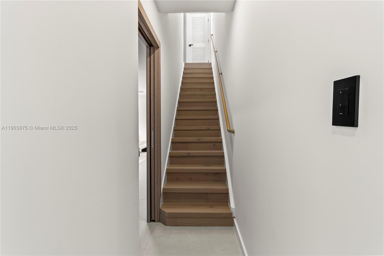 IMPERIAL POINT 2 SEC - Residential