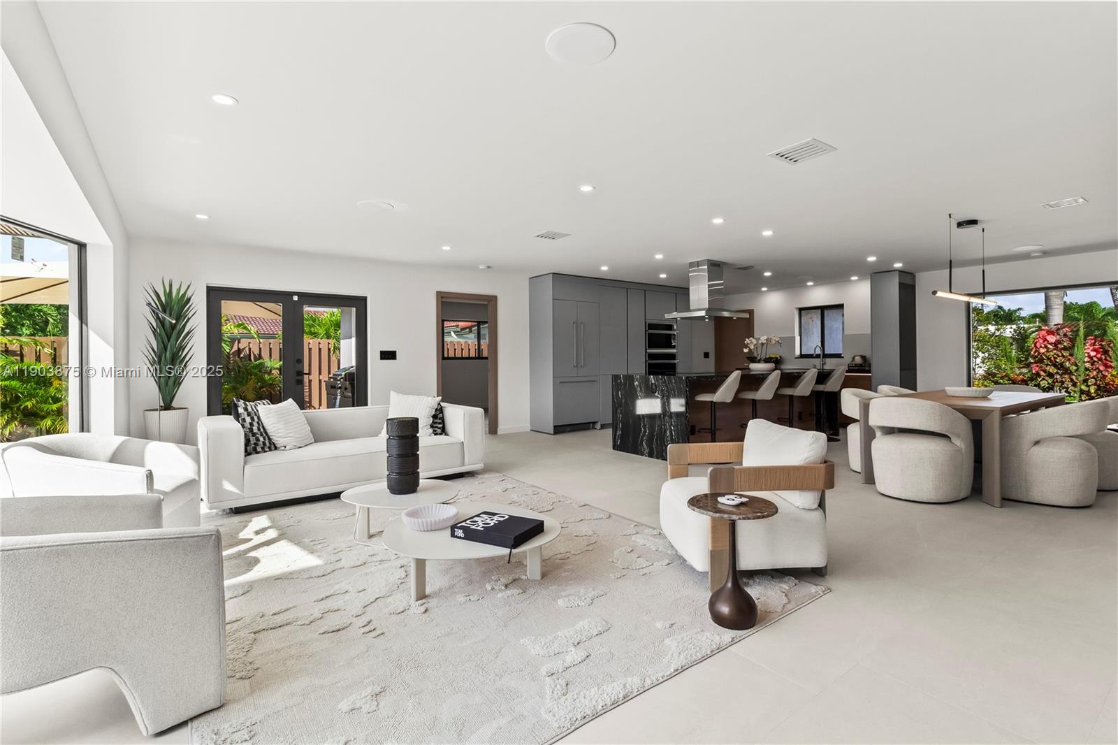 IMPERIAL POINT 2 SEC - Residential