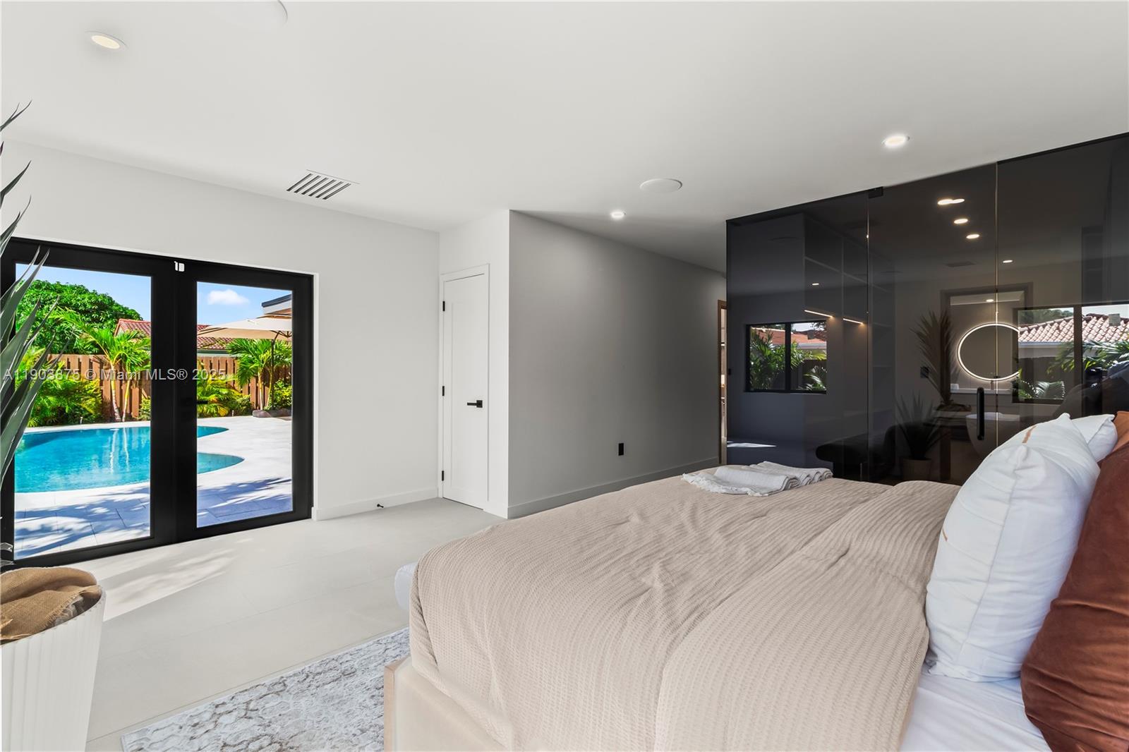 IMPERIAL POINT 2 SEC - Residential