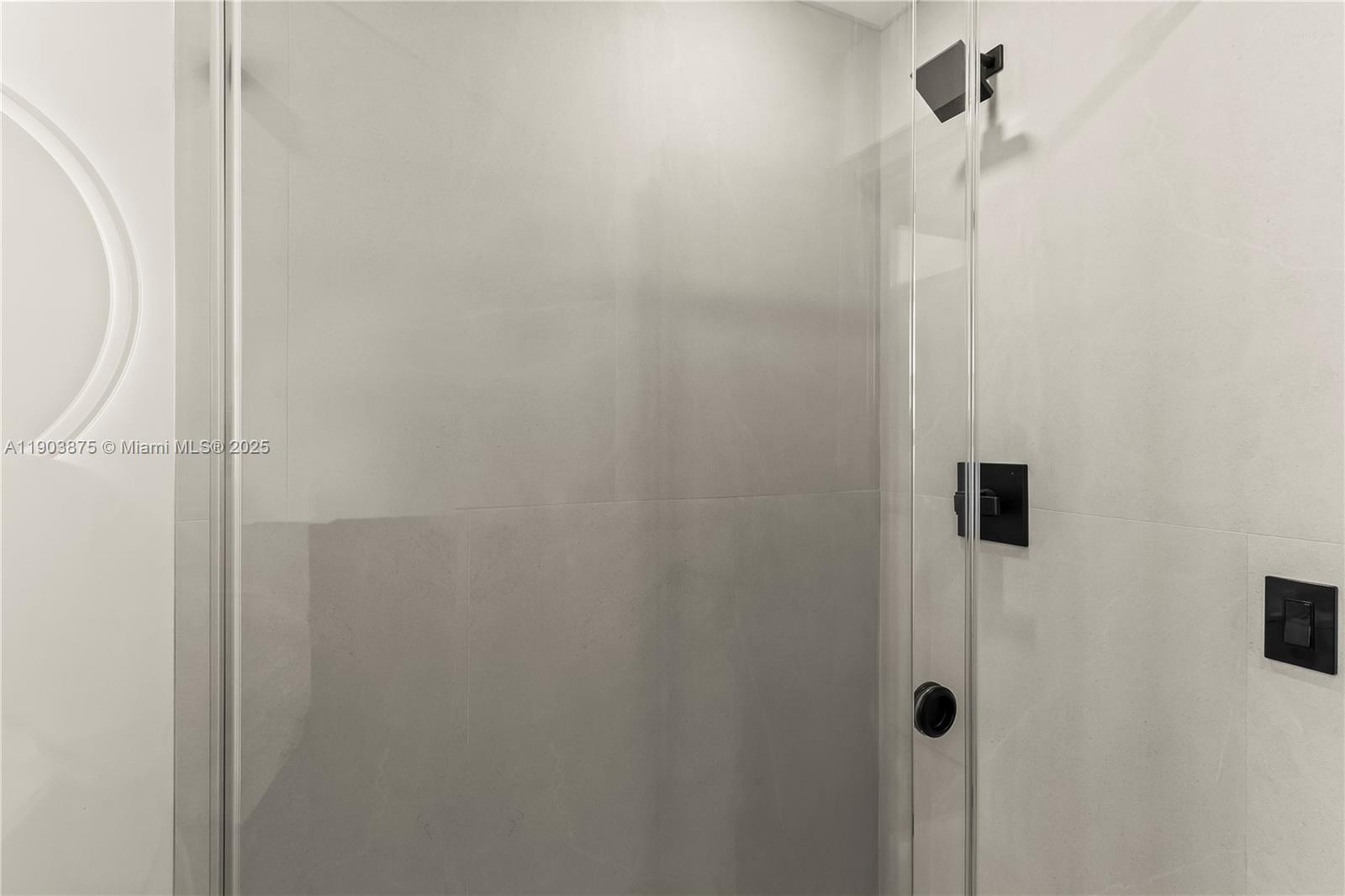 IMPERIAL POINT 2 SEC - Residential