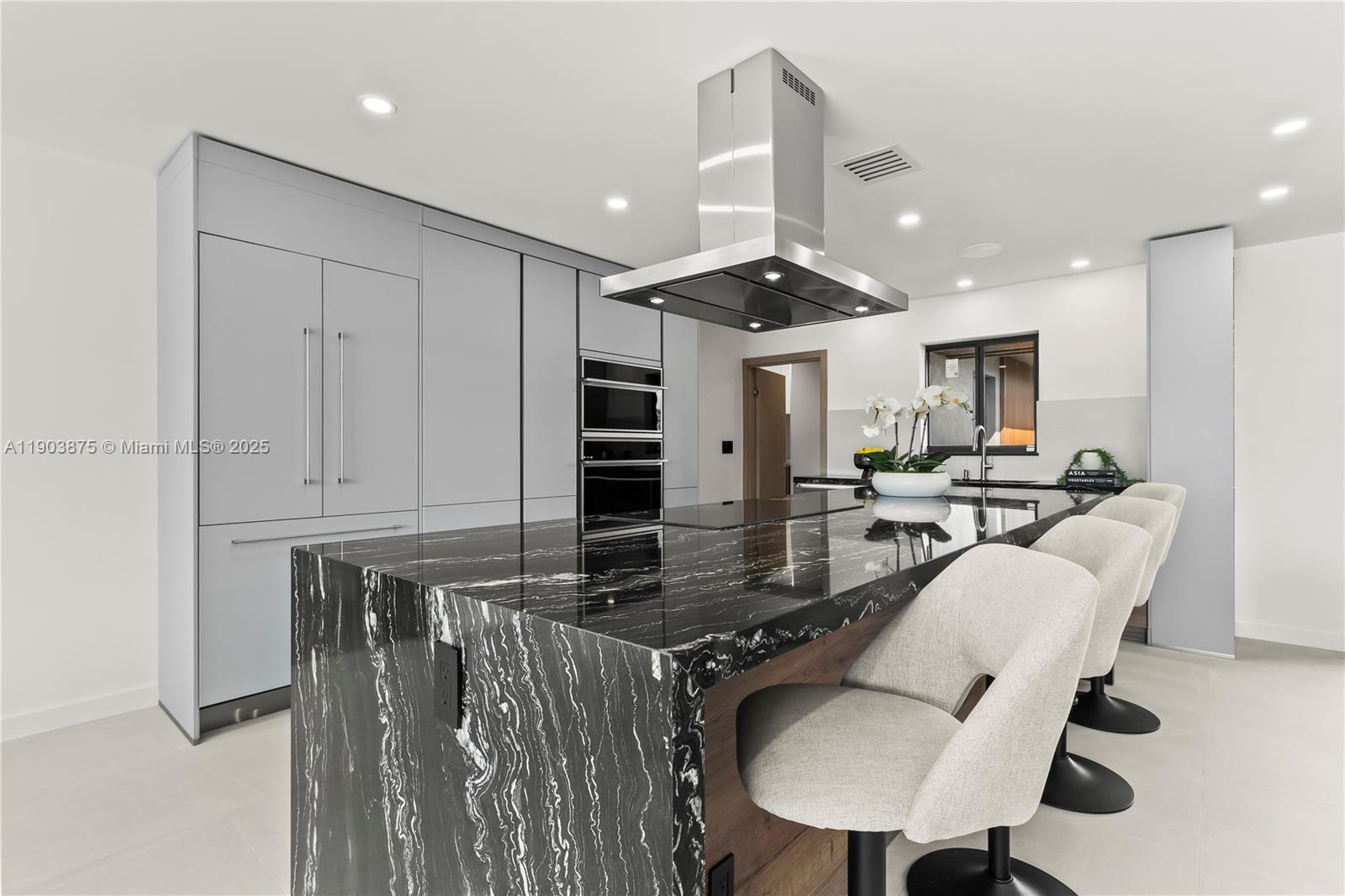 IMPERIAL POINT 2 SEC - Residential