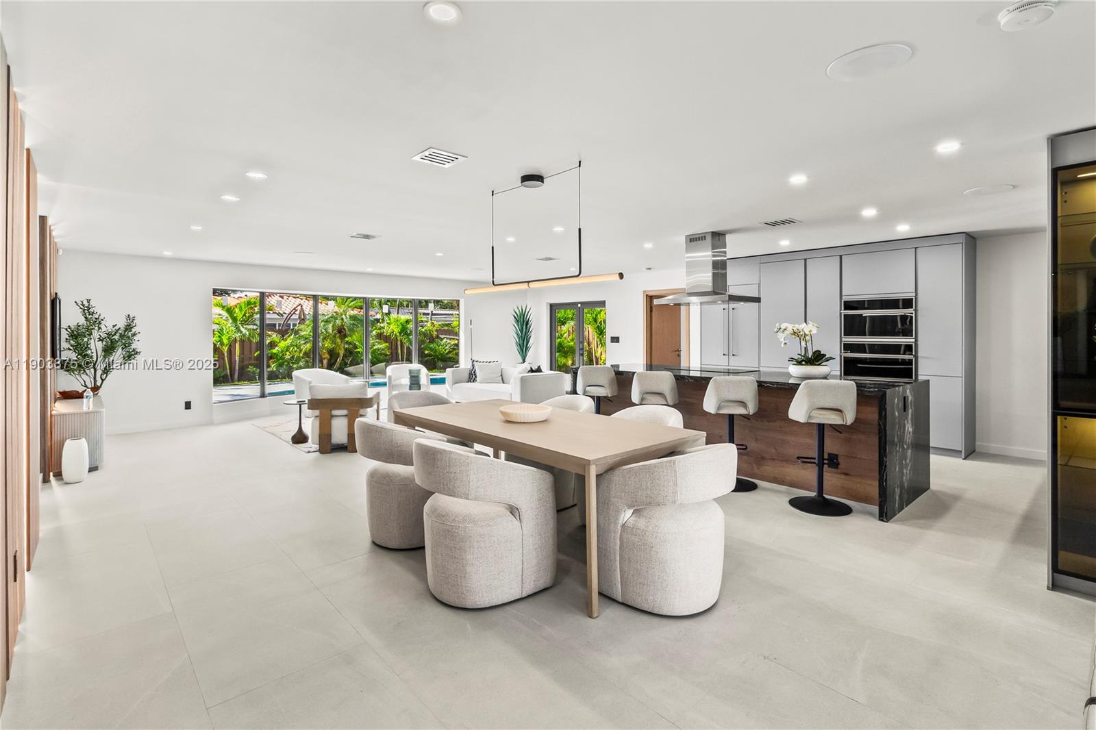 IMPERIAL POINT 2 SEC - Residential