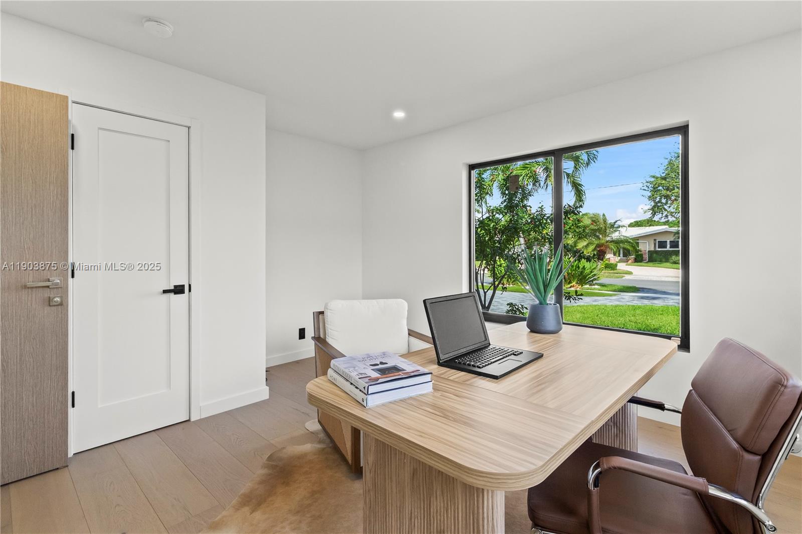 IMPERIAL POINT 2 SEC - Residential