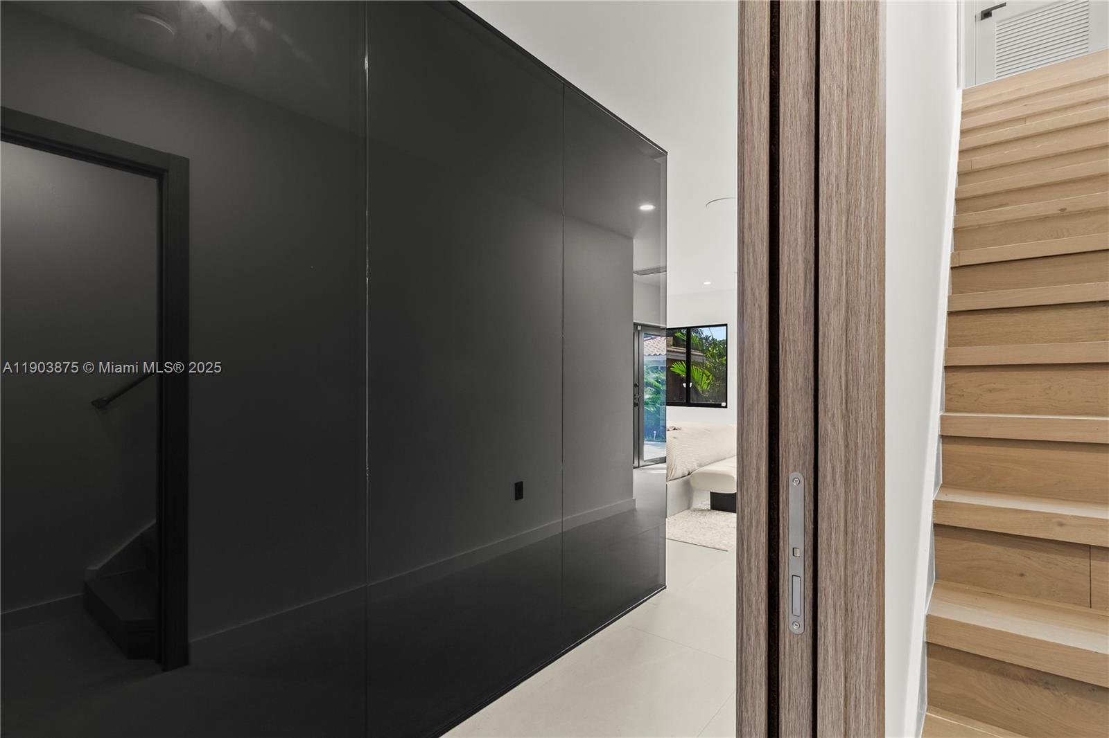 IMPERIAL POINT 2 SEC - Residential