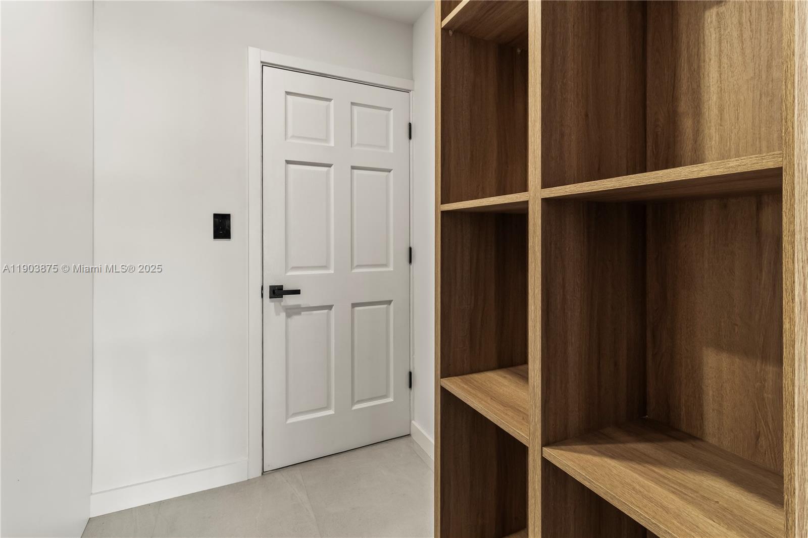 IMPERIAL POINT 2 SEC - Residential