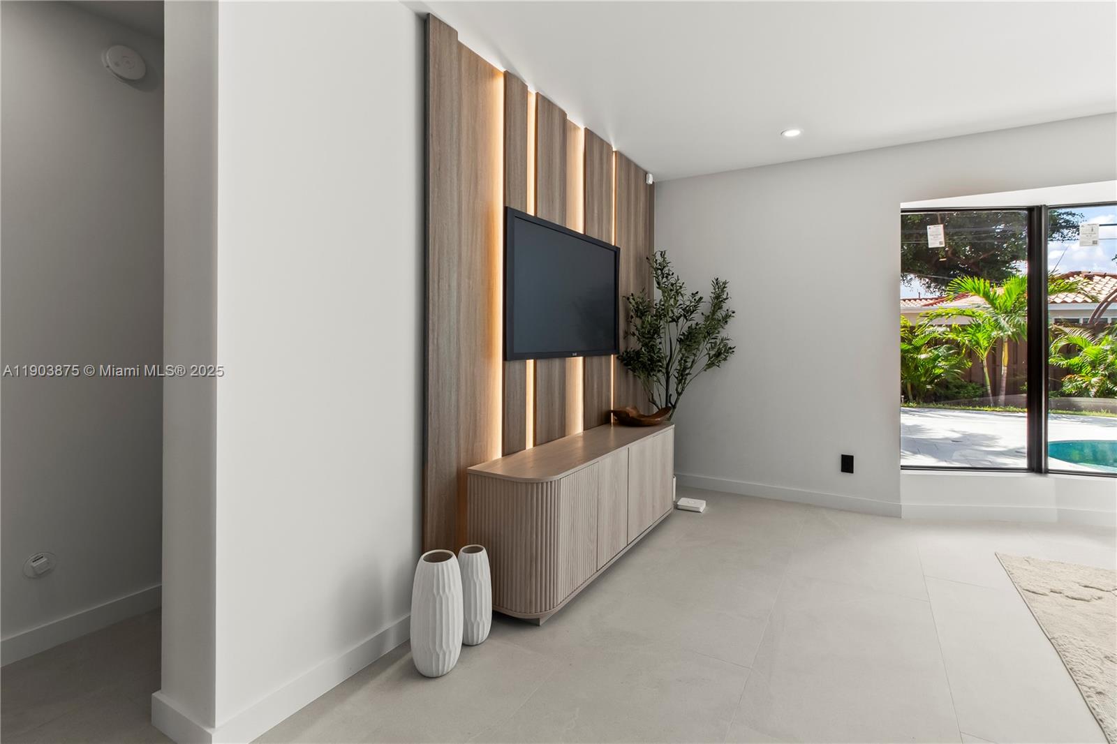 IMPERIAL POINT 2 SEC - Residential