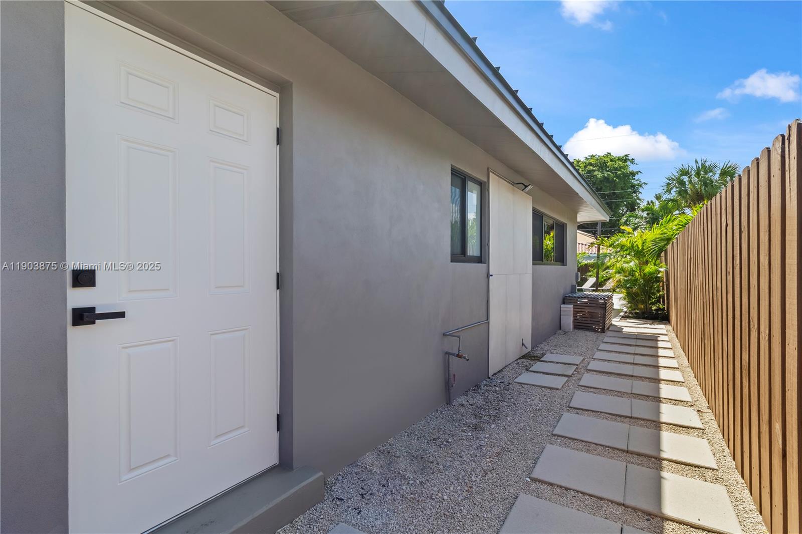 IMPERIAL POINT 2 SEC - Residential