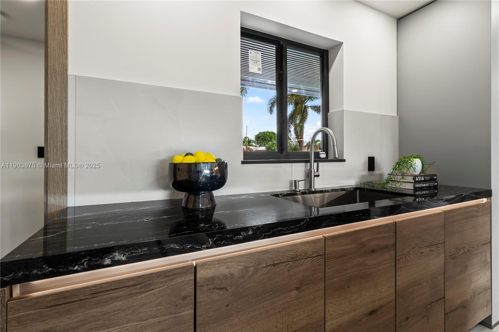 IMPERIAL POINT 2 SEC - Residential