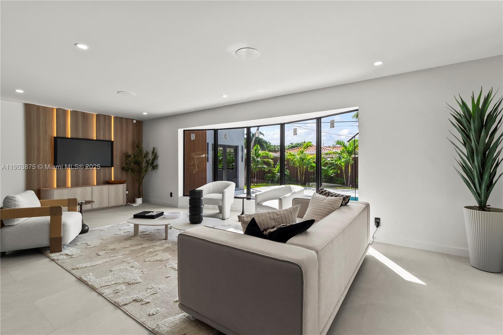 IMPERIAL POINT 2 SEC - Residential