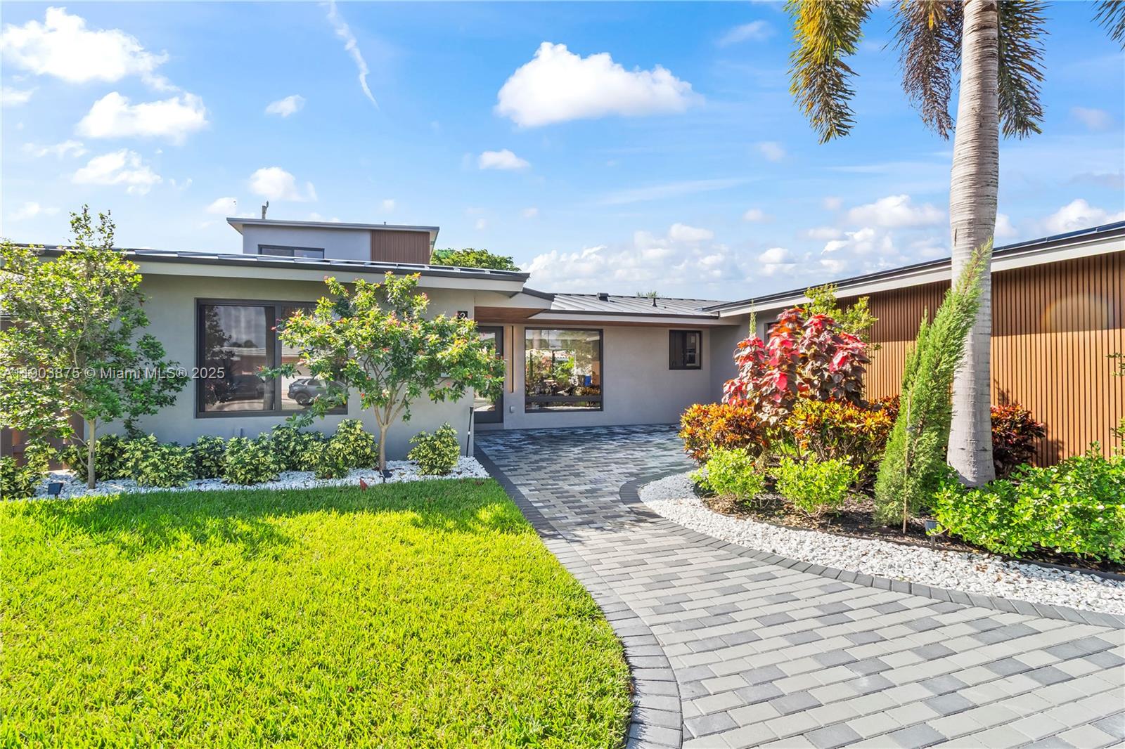 IMPERIAL POINT 2 SEC - Residential