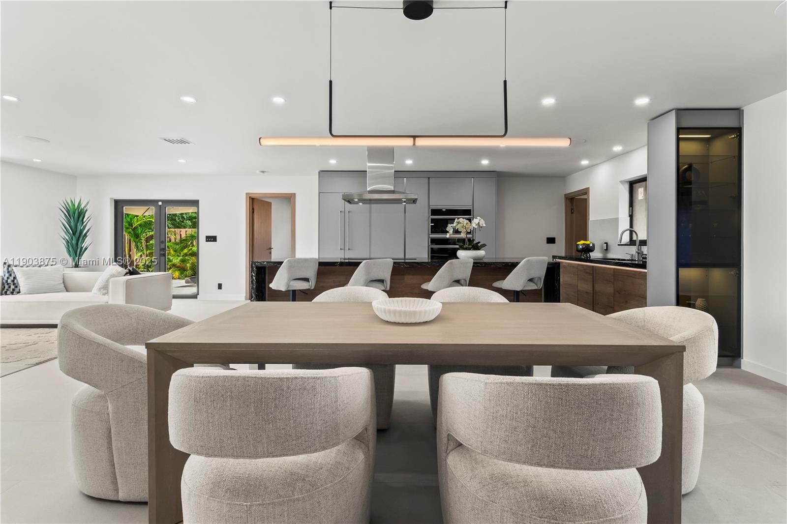 IMPERIAL POINT 2 SEC - Residential