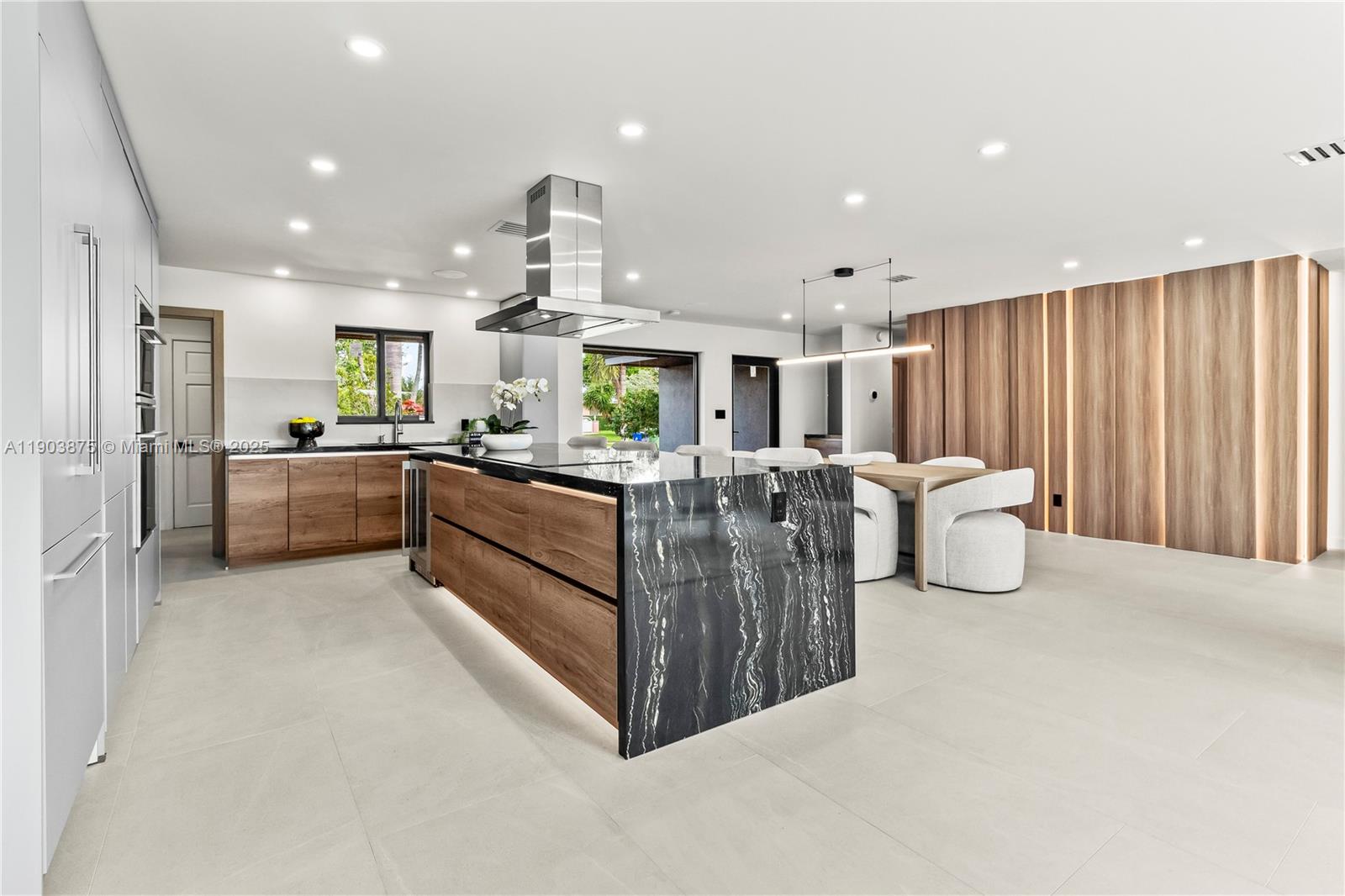 IMPERIAL POINT 2 SEC - Residential