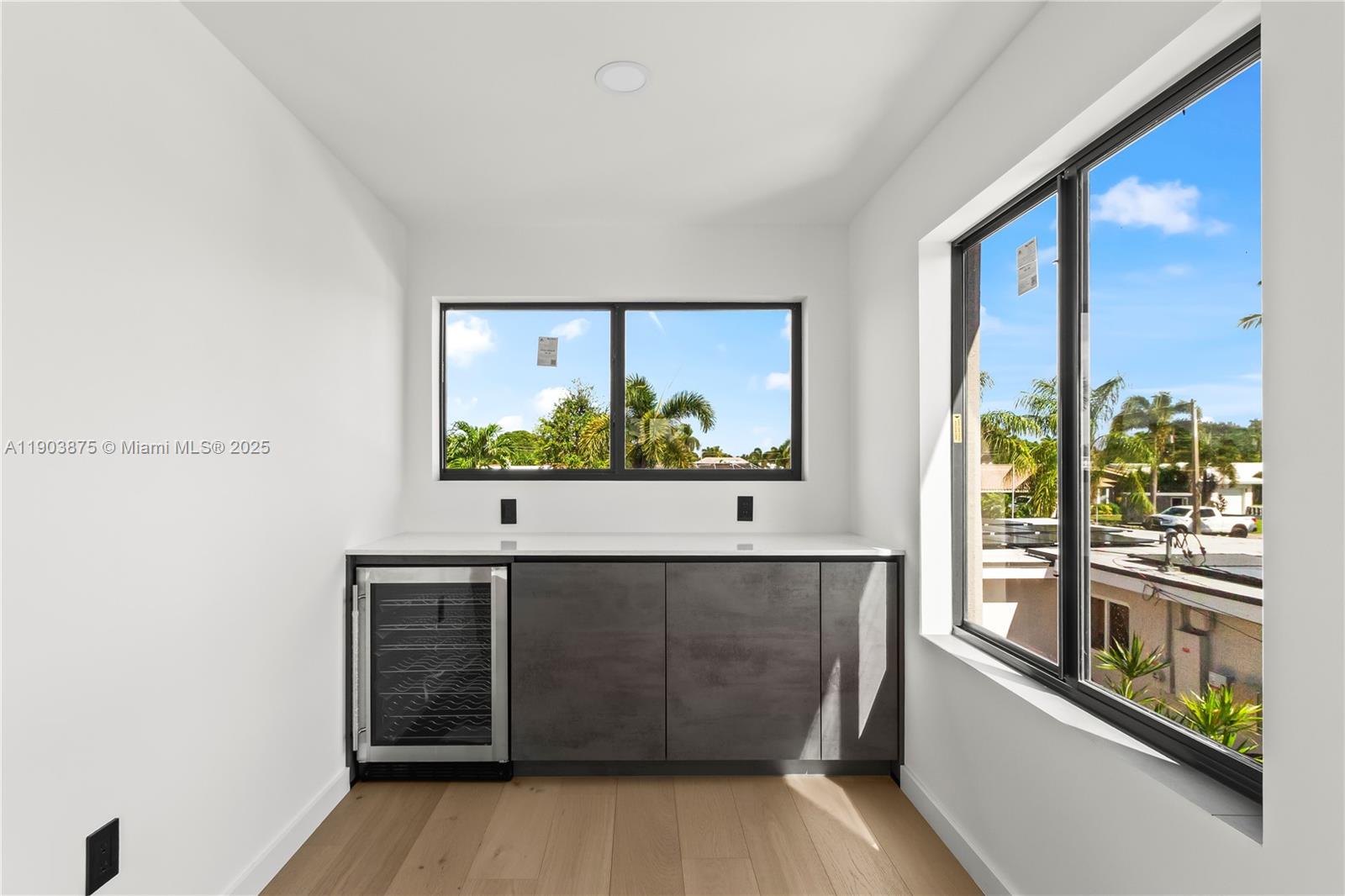 IMPERIAL POINT 2 SEC - Residential