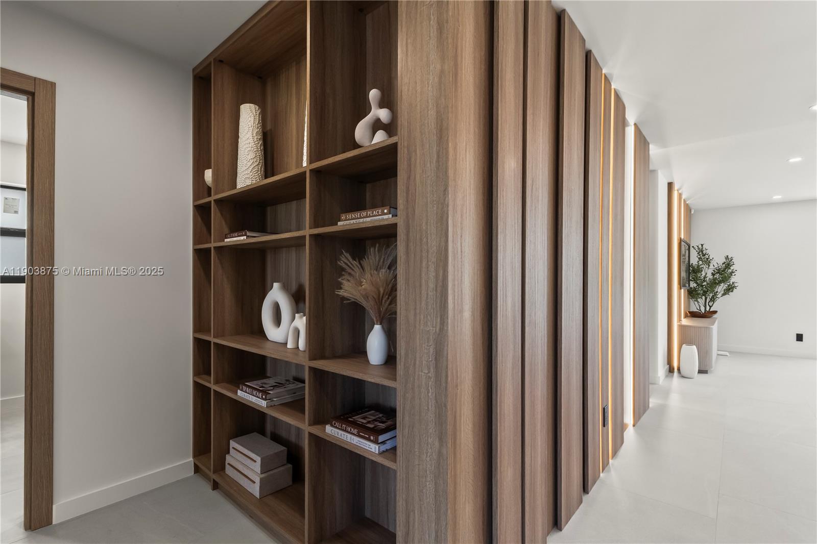 IMPERIAL POINT 2 SEC - Residential