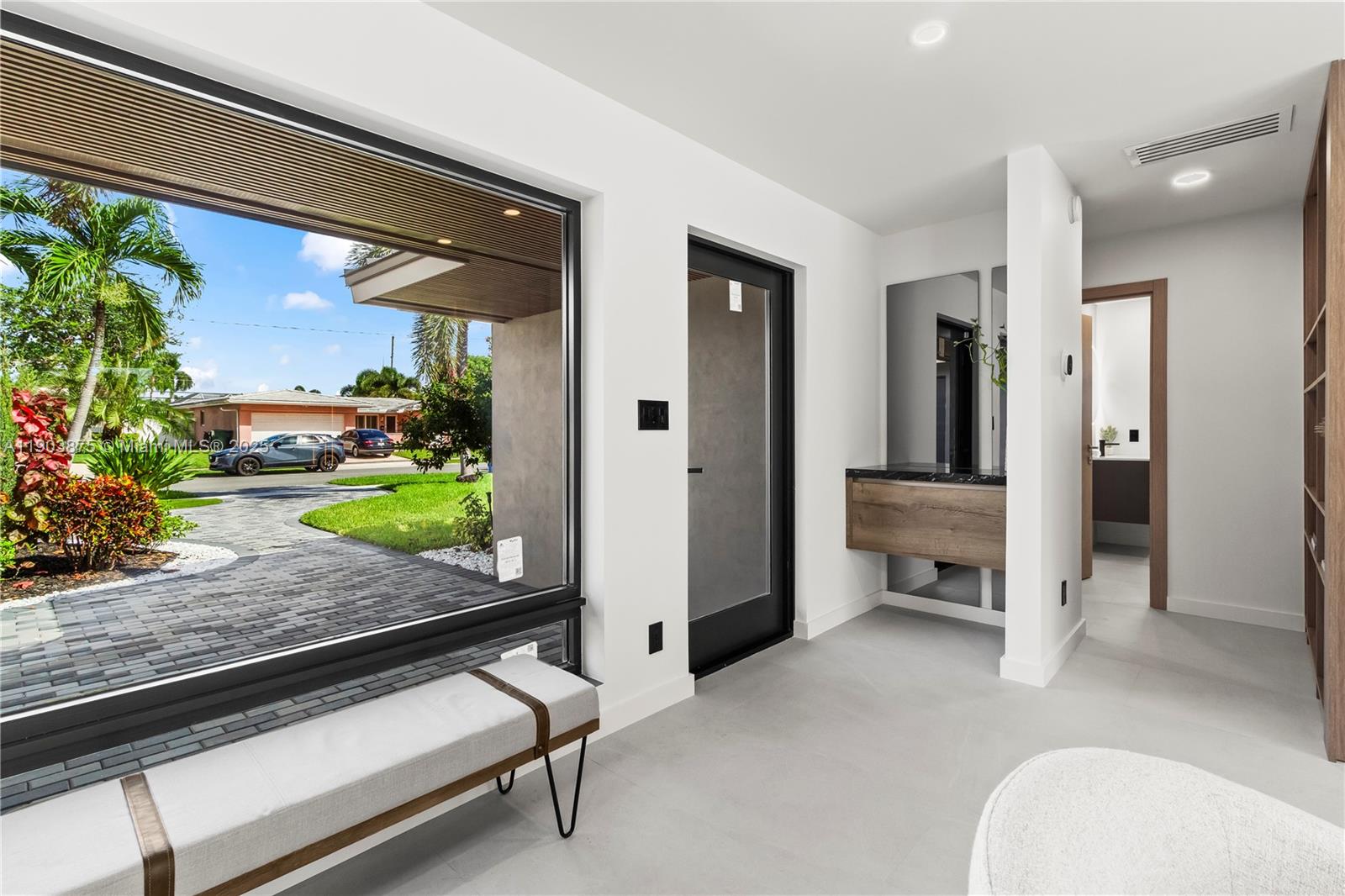 IMPERIAL POINT 2 SEC - Residential